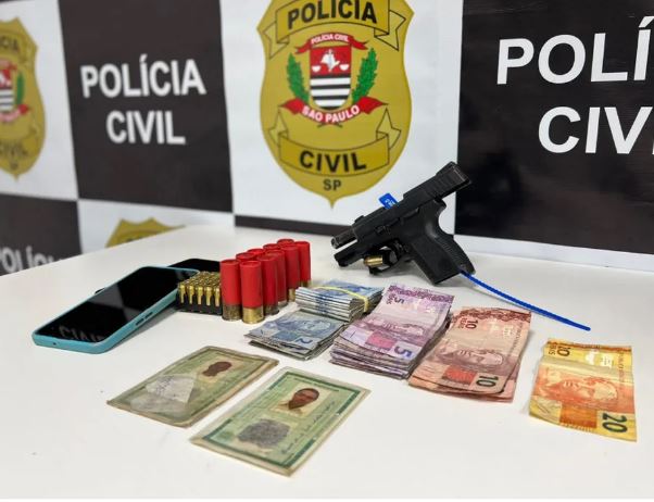 Homens suspeitos de fornecer armas e munições a criminosos são presos