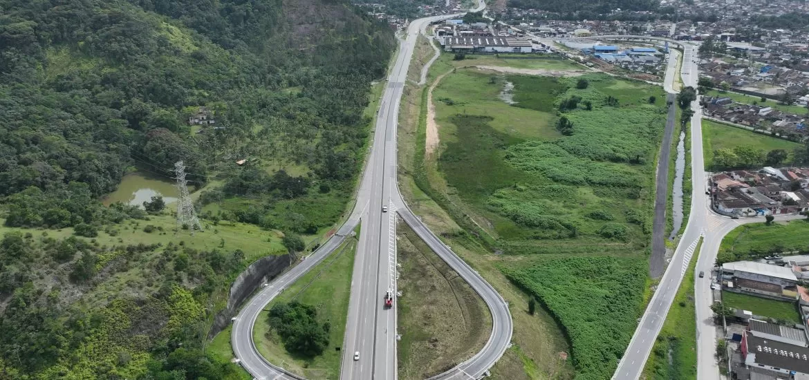 Contorno da Tamoios sentido Ubatuba