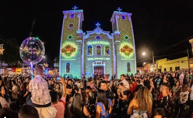 VÍDEO: Natal em Guararema encanta e turistas enfrentam quilômetros de congestionamento para entrar na cidade
