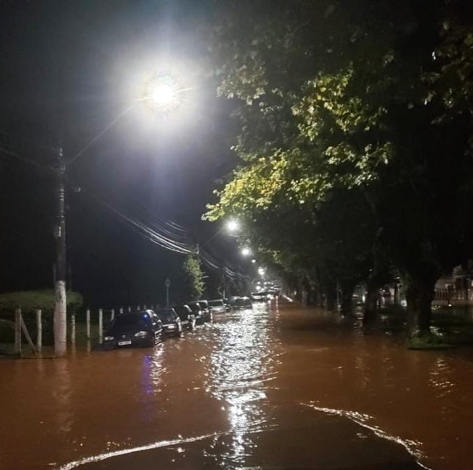 Chuvas Causam Alagamentos E Deslizamentos Em Campos Do Jordão | VALE ...