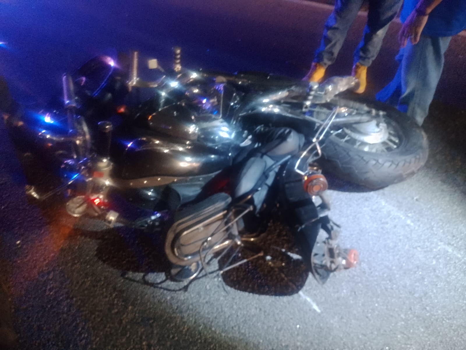 Grave Acidente Na Via Dutra Em São José Dos Campos Deixa Motociclista Gravemente Ferido E Garupa